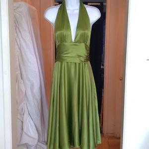 Manniquen's Green 100% Silk Dress